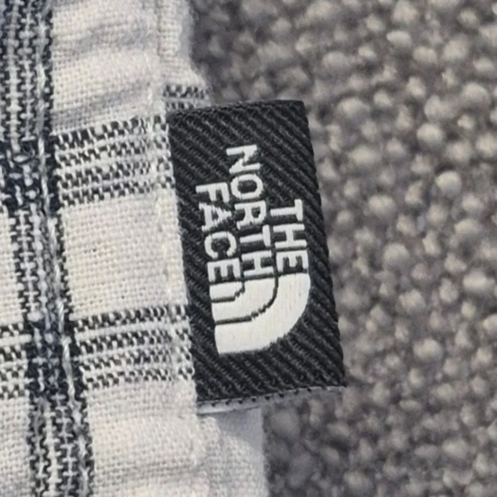 The North Face men's plaid short sleeve button up shirt LG 100% cotton outdoors